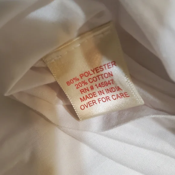 Ladies plus size white sleeveless top with accordion collar - Picture 5 of 5